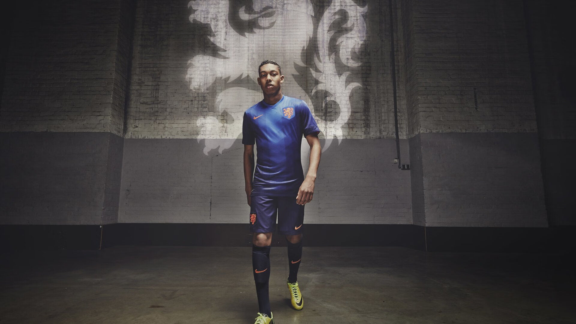 日本队在亚洲杯表现出色，志在夺冠